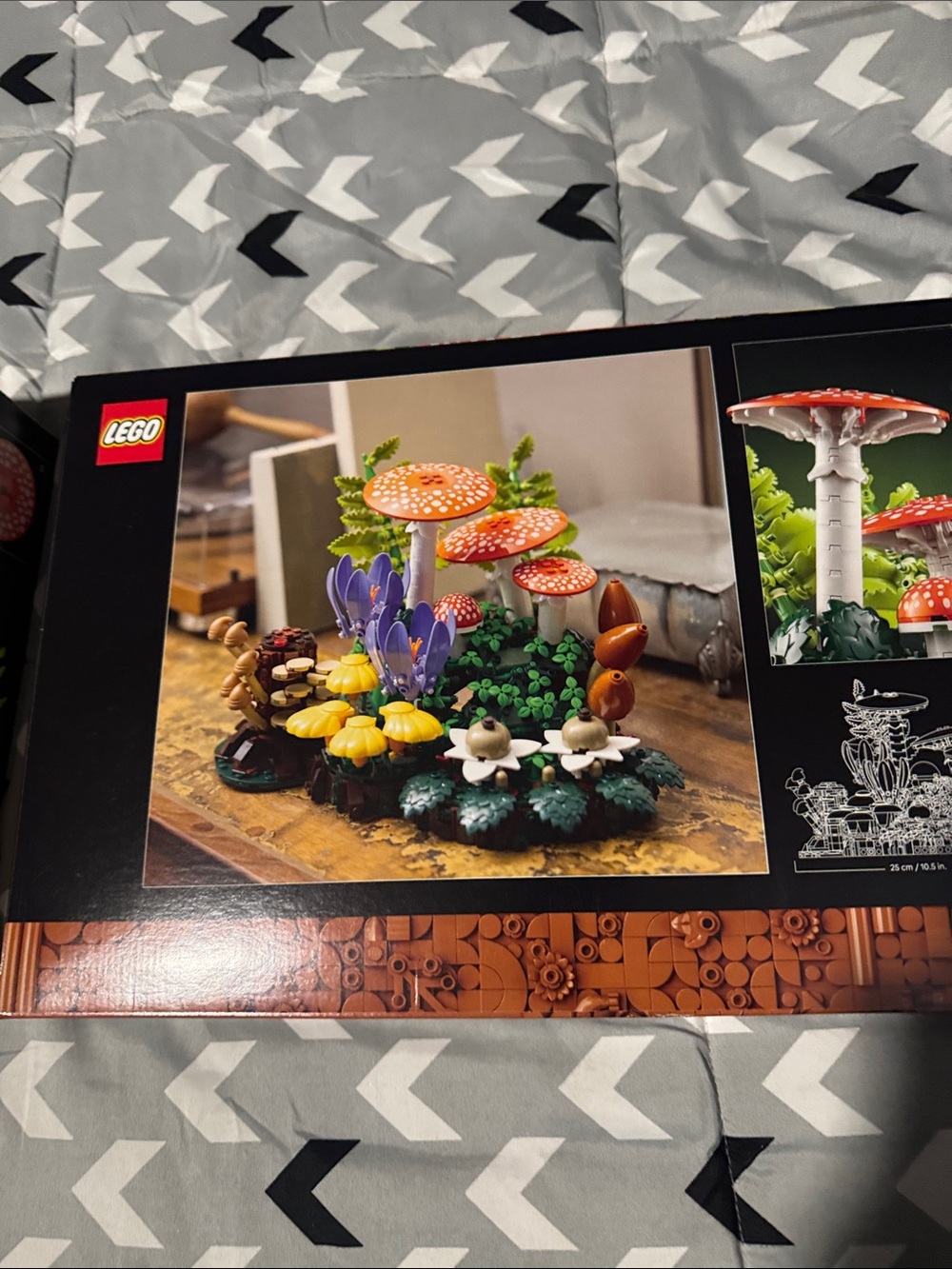 LEGO Mushroom Meadow with Red Spotted Caps, Purple and Yellow Blooms